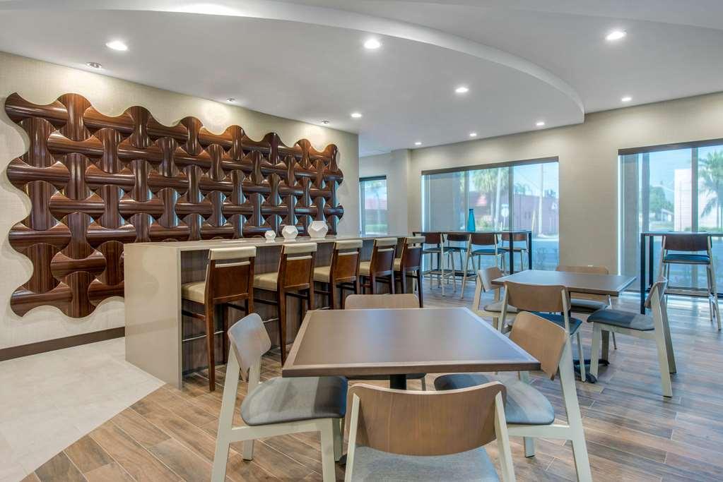 Comfort Suites Fort Lauderdale Airport & Cruise Port Dania Beach Restoran gambar