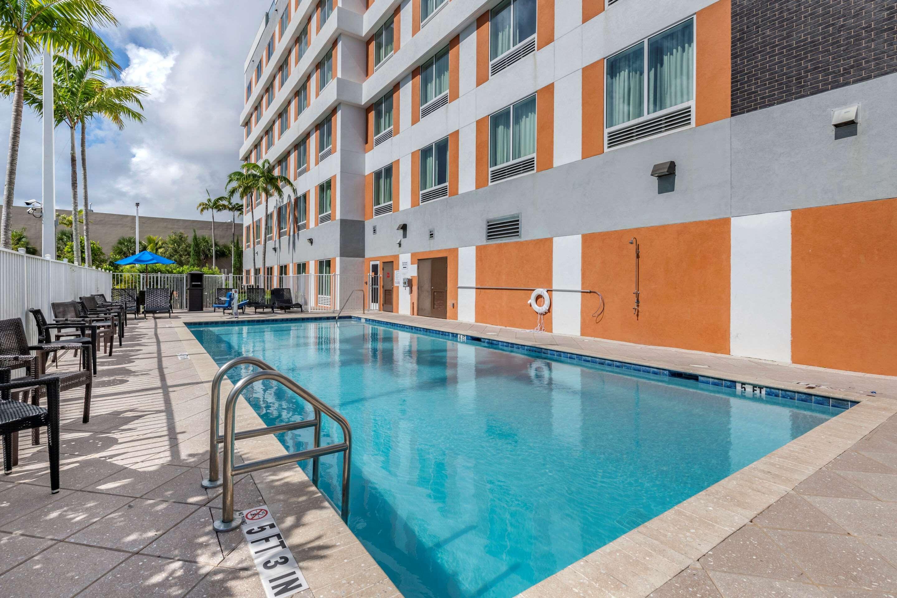 Comfort Suites Fort Lauderdale Airport & Cruise Port Dania Beach Luaran gambar